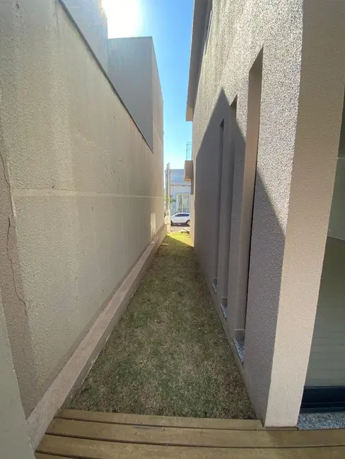 Foto 4 de Sobrado com 3 quartos à venda, 300m2 em Alto Alegre, Cascavel - PR