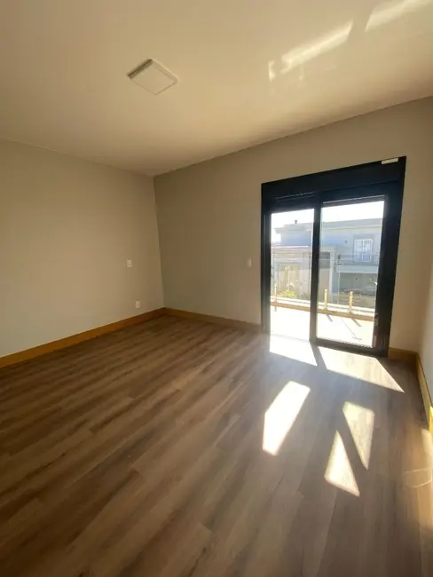 Foto 9 de Sobrado com 3 quartos à venda, 300m2 em Alto Alegre, Cascavel - PR