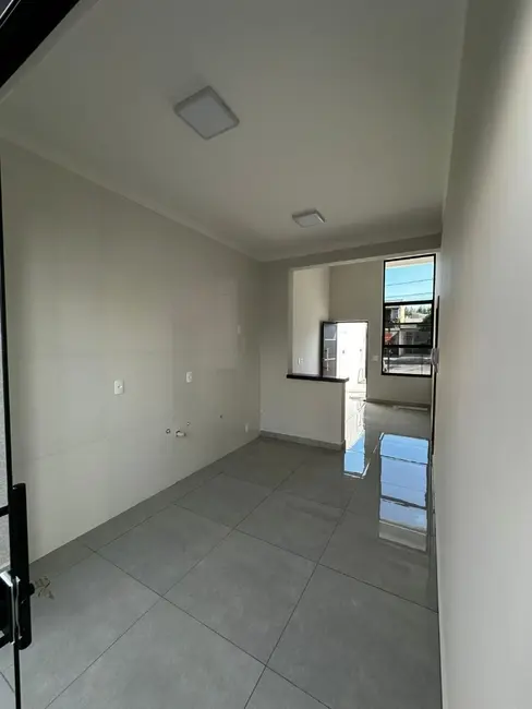 Foto 2 de Casa com 3 quartos à venda, 120m2 em 14 de Novembro, Cascavel - PR