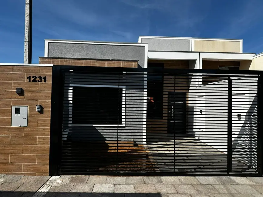 Foto 1 de Casa com 3 quartos à venda, 120m2 em 14 de Novembro, Cascavel - PR