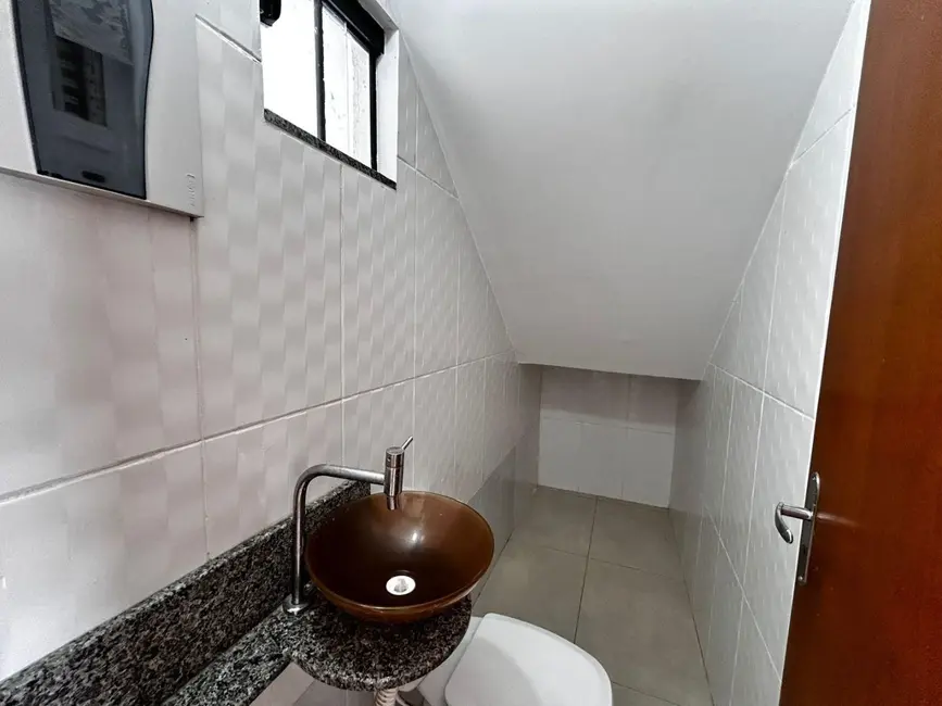 Foto 2 de Sobrado com 4 quartos à venda, 220m2 em Alto Alegre, Cascavel - PR