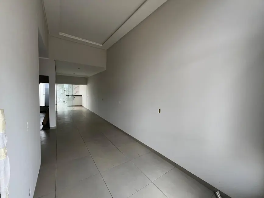 Casa com 2 quartos à venda, 105m2 em Esmeralda, Cascavel - PR - imagem 3 Foto 3 de Casa com 2 quartos à venda, 105m2 em Esmeralda, Cascavel - PR