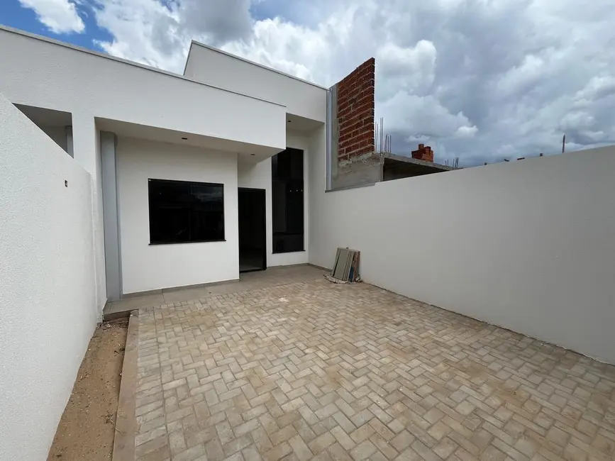 Casa com 2 quartos à venda, 105m2 em Esmeralda, Cascavel - PR - imagem 1 Foto 1 de Casa com 2 quartos à venda, 105m2 em Esmeralda, Cascavel - PR