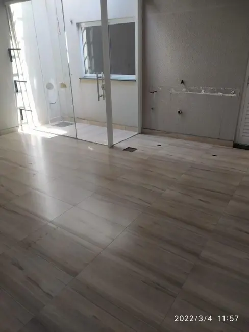 Sobrado com 2 quartos à venda, 200m2 em Esmeralda, Cascavel - PR - imagem 4 Foto 4 de Sobrado com 2 quartos à venda, 200m2 em Esmeralda, Cascavel - PR