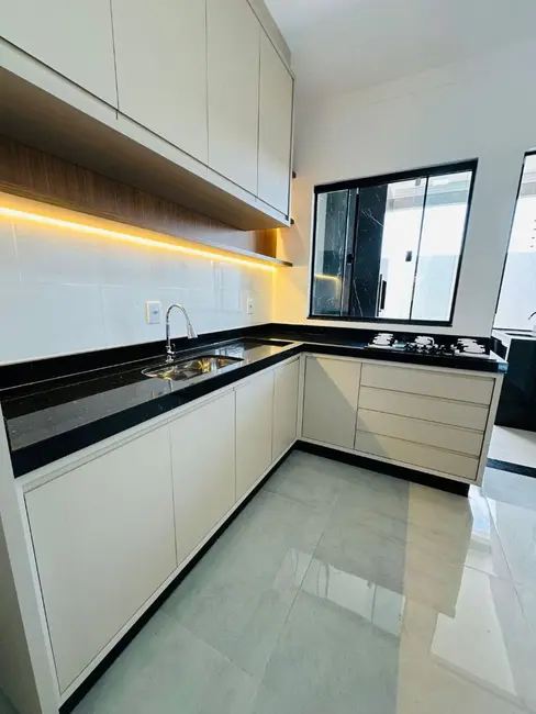 Casa com 3 quartos à venda, 150m2 em Cascavel - PR - imagem 8 Foto 8 de Casa com 3 quartos à venda, 150m2 em Cascavel - PR