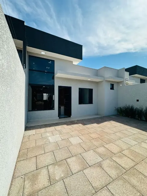 Casa com 3 quartos à venda, 150m2 em Cascavel - PR - imagem 1 Foto 1 de Casa com 3 quartos à venda, 150m2 em Cascavel - PR