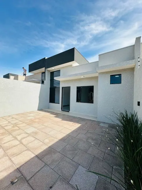 Casa com 3 quartos à venda, 150m2 em Cascavel - PR - imagem 2 Foto 2 de Casa com 3 quartos à venda, 150m2 em Cascavel - PR