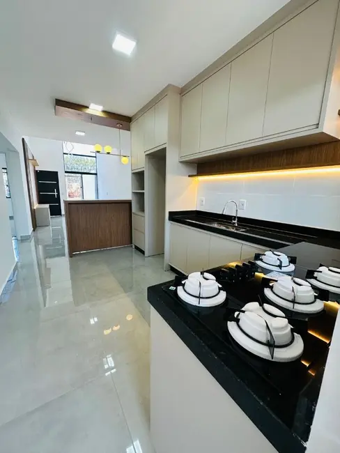 Casa com 3 quartos à venda, 150m2 em Cascavel - PR - imagem 9 Foto 9 de Casa com 3 quartos à venda, 150m2 em Cascavel - PR