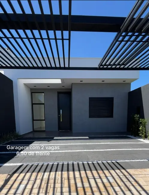 Foto 2 de Casa com 2 quartos à venda, 110m2 em Cascavel - PR