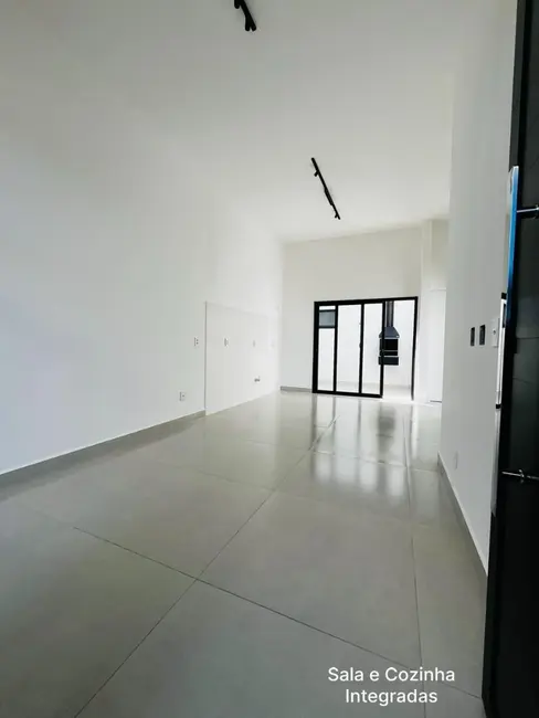 Foto 4 de Casa com 2 quartos à venda, 110m2 em Cascavel - PR
