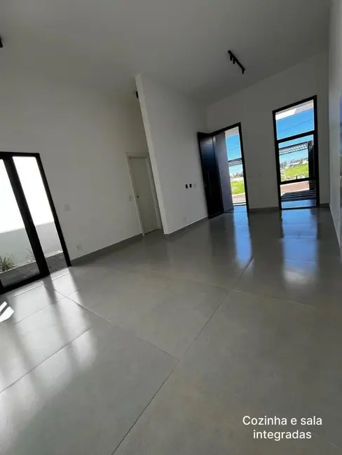 Foto 5 de Casa com 2 quartos à venda, 110m2 em Cascavel - PR