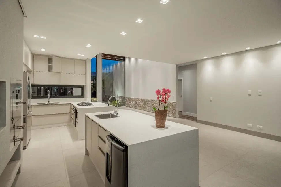 Foto 7 de Casa com 3 quartos à venda, 301m2 em Cancelli, Cascavel - PR