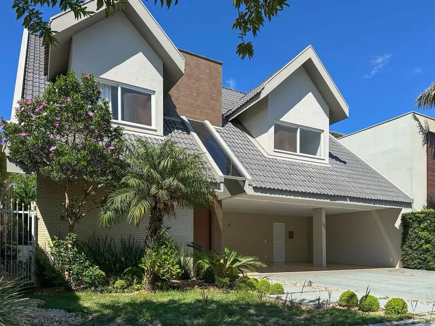 Foto 2 de Sobrado com 3 quartos à venda, 600m2 em Santa Cruz, Cascavel - PR