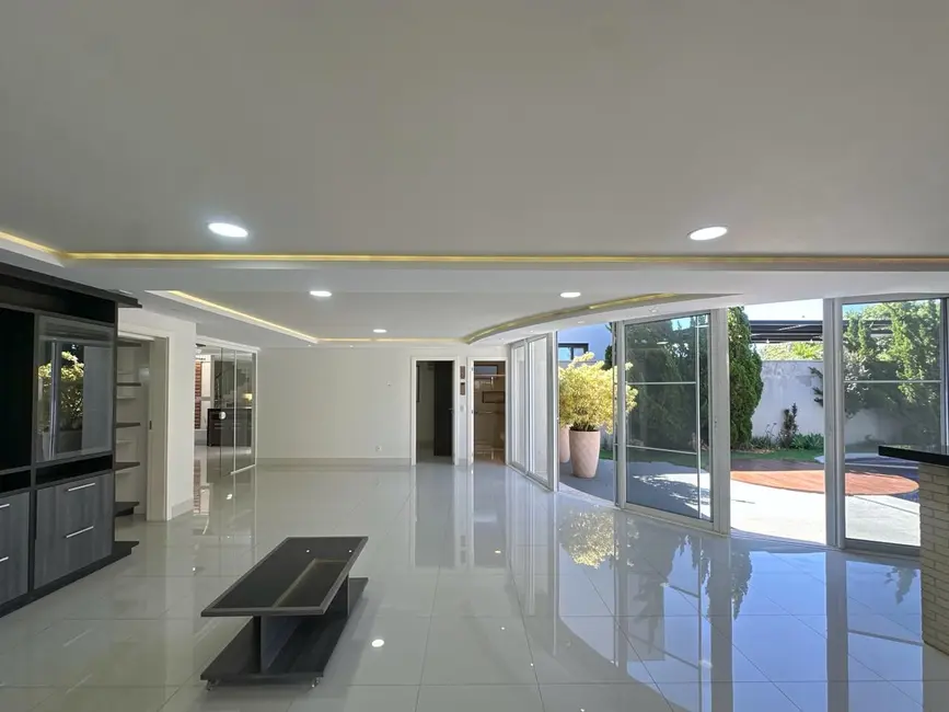 Foto 8 de Sobrado com 3 quartos à venda, 600m2 em Santa Cruz, Cascavel - PR