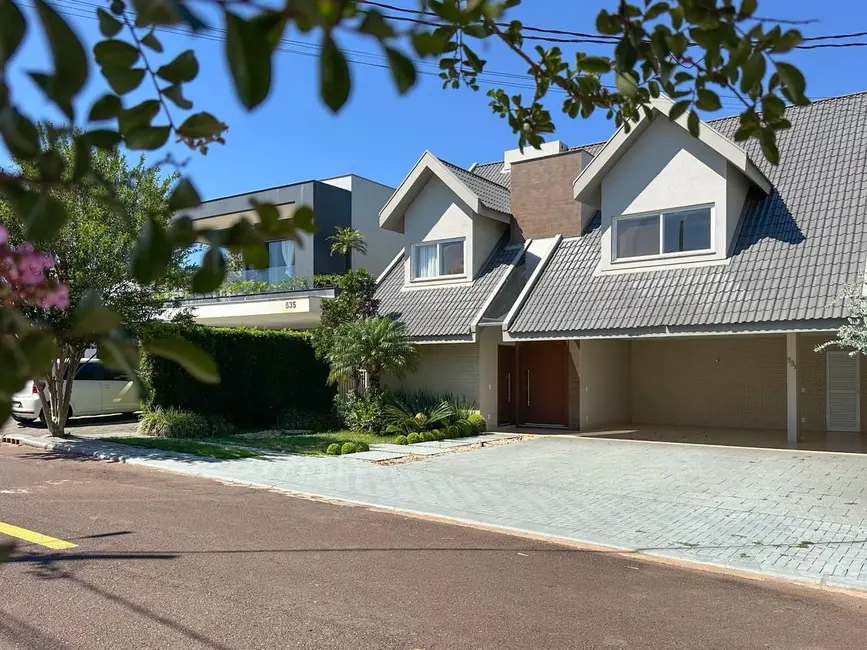 Foto 3 de Sobrado com 3 quartos à venda, 600m2 em Santa Cruz, Cascavel - PR