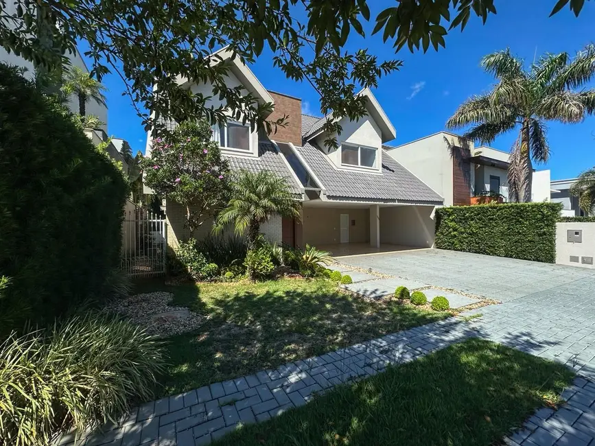 Foto 1 de Sobrado com 3 quartos à venda, 600m2 em Santa Cruz, Cascavel - PR