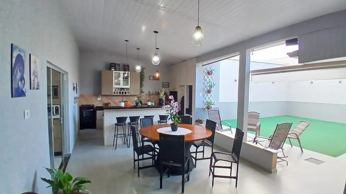 Foto 9 de Sobrado com 4 quartos à venda, 300m2 em Cascavel - PR