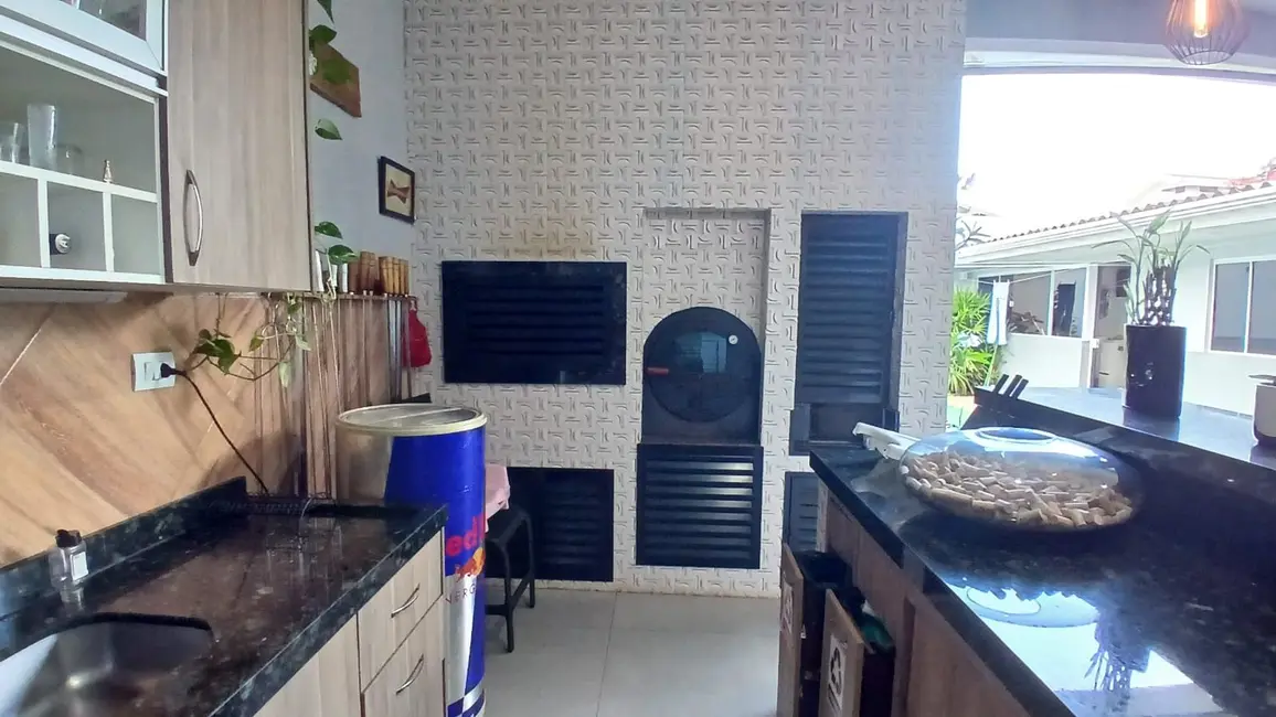 Foto 8 de Sobrado com 4 quartos à venda, 300m2 em Cascavel - PR