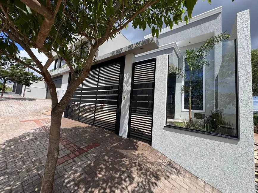 Foto 2 de Casa com 3 quartos à venda, 191m2 em Cascavel - PR