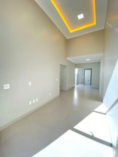 Casa com 2 quartos à venda, 100m2 em Esmeralda, Cascavel - PR - imagem 8 Foto 8 de Casa com 2 quartos à venda, 100m2 em Esmeralda, Cascavel - PR