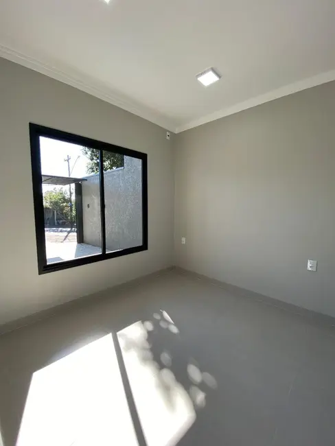 Casa com 2 quartos à venda, 100m2 em Esmeralda, Cascavel - PR - imagem 4 Foto 4 de Casa com 2 quartos à venda, 100m2 em Esmeralda, Cascavel - PR