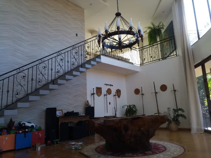 Foto 2 de Sobrado com 6 quartos à venda, 2450m2 em Centro, Cascavel - PR