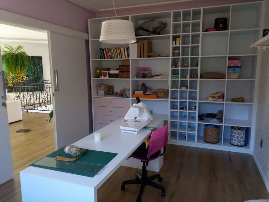 Foto 4 de Sobrado com 6 quartos à venda, 2450m2 em Centro, Cascavel - PR
