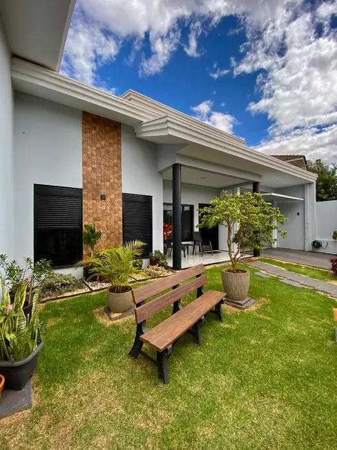 Foto 1 de Casa com 3 quartos à venda, 365m2 em Parque Verde, Cascavel - PR