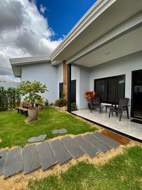 Foto 2 de Casa com 3 quartos à venda, 365m2 em Parque Verde, Cascavel - PR