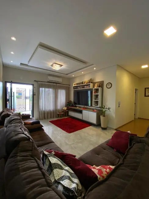 Foto 6 de Casa com 3 quartos à venda, 365m2 em Parque Verde, Cascavel - PR