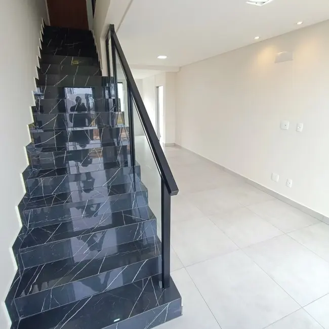 Foto 3 de Sobrado com 3 quartos à venda, 125m2 em Cascavel - PR