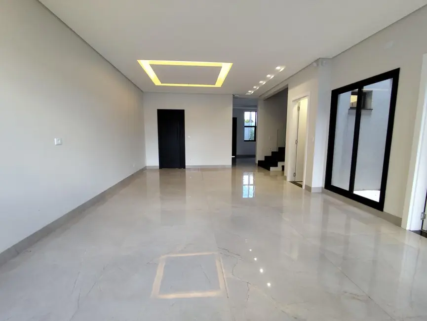Foto 5 de Sobrado com 3 quartos à venda, 180m2 em Parque Verde, Cascavel - PR