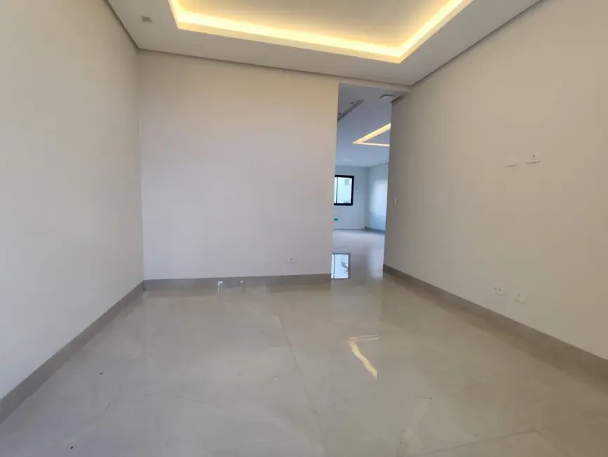 Foto 6 de Sobrado com 3 quartos à venda, 180m2 em Parque Verde, Cascavel - PR