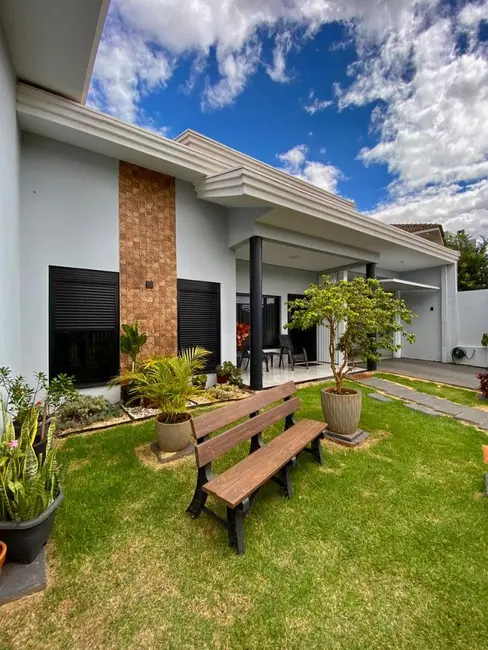 Foto 1 de Casa com 2 quartos à venda, 365m2 em Parque Verde, Cascavel - PR