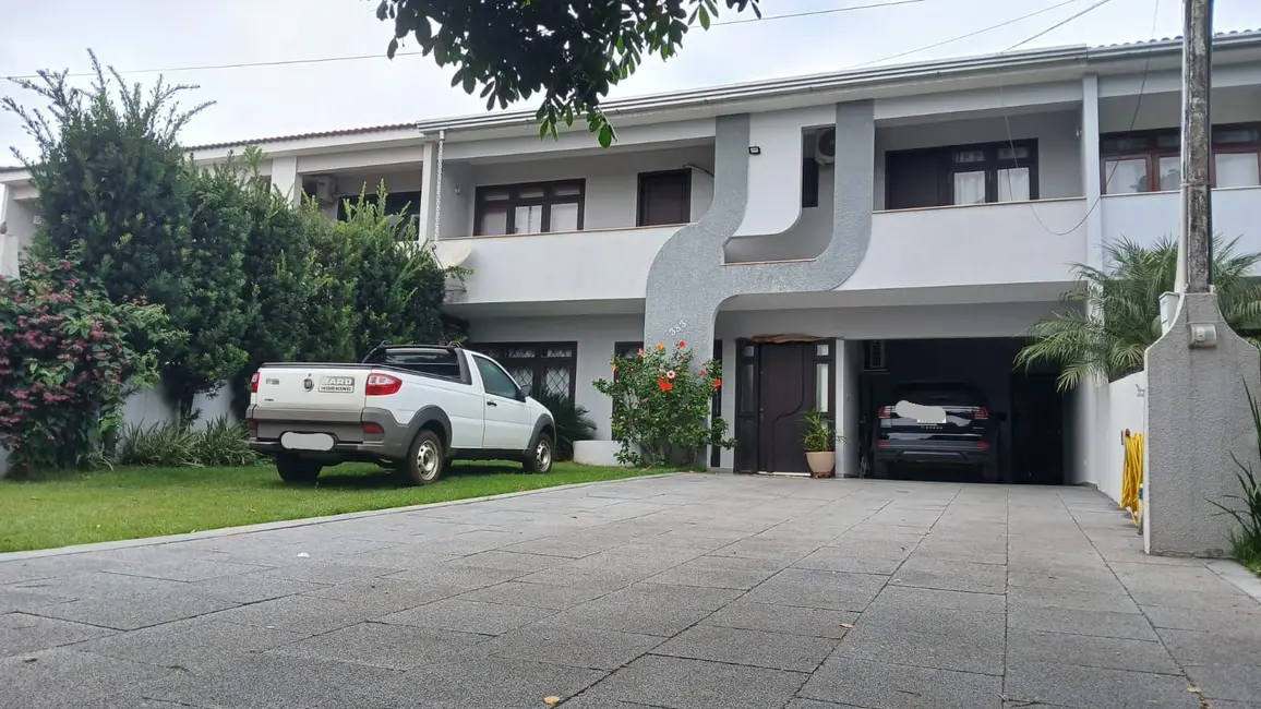 Foto 2 de Sobrado com 4 quartos à venda, 300m2 em Cascavel - PR
