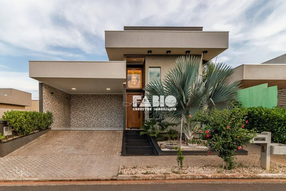 Casa de Condomínio com 3 quartos à venda, 360m2 em Quinta do Lago Residence, Sao Jose Do Rio Preto - SP - imagem 1 Foto 1 de Casa de Condomínio com 3 quartos à venda, 360m2 em Quinta do Lago Residence, Sao Jose Do Rio Preto - SP