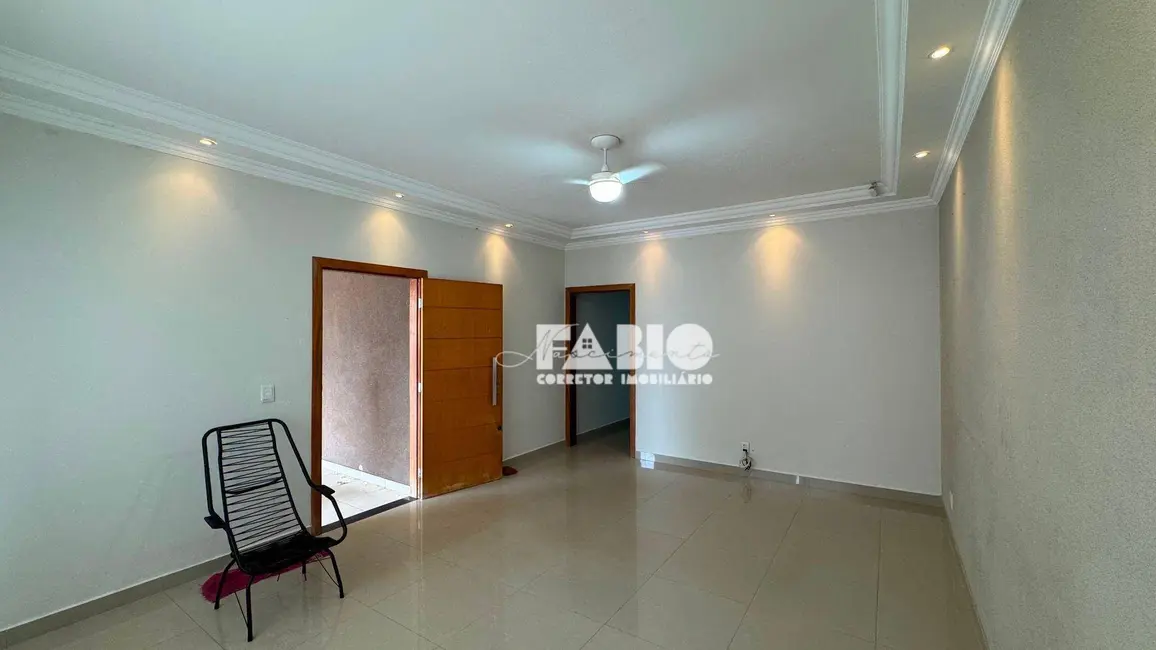 Casa com 3 quartos à venda, 210m2 em Parque Residencial J. Macedo, Sao Jose Do Rio Preto - SP - imagem 5 Foto 5 de Casa com 3 quartos à venda, 210m2 em Parque Residencial J. Macedo, Sao Jose Do Rio Preto - SP
