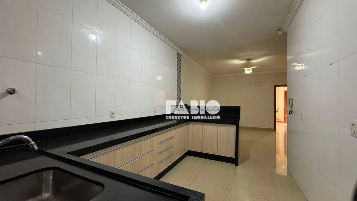 Casa com 3 quartos à venda, 210m2 em Parque Residencial J. Macedo, Sao Jose Do Rio Preto - SP - imagem 9 Foto 9 de Casa com 3 quartos à venda, 210m2 em Parque Residencial J. Macedo, Sao Jose Do Rio Preto - SP