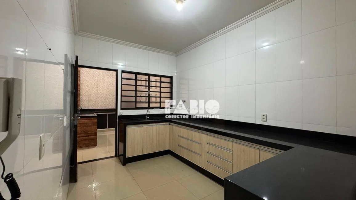Casa com 3 quartos à venda, 210m2 em Parque Residencial J. Macedo, Sao Jose Do Rio Preto - SP - imagem 8 Foto 8 de Casa com 3 quartos à venda, 210m2 em Parque Residencial J. Macedo, Sao Jose Do Rio Preto - SP