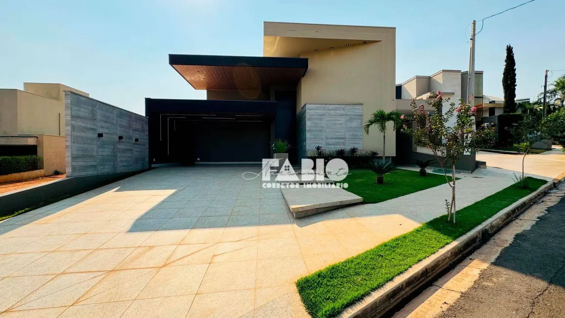 Casa de Condomínio com 4 quartos à venda, 441m2 em Residencial Gaivota I, Sao Jose Do Rio Preto - SP - imagem 3 Foto 3 de Casa de Condomínio com 4 quartos à venda, 441m2 em Residencial Gaivota I, Sao Jose Do Rio Preto - SP