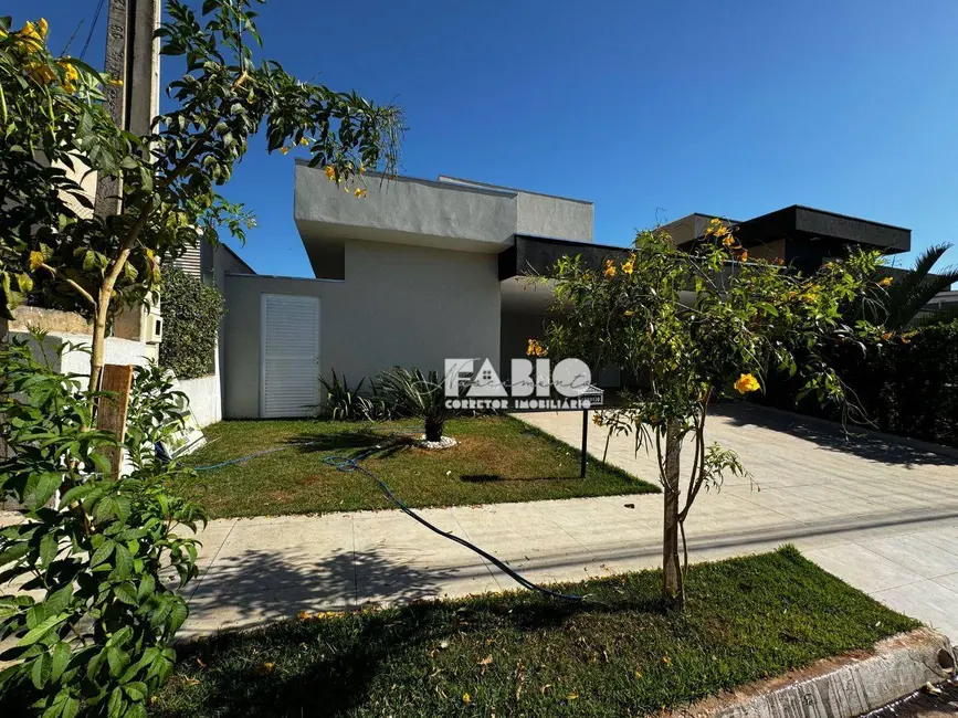 Casa de Condomínio com 4 quartos à venda, 400m2 em Loteamento Recanto do Lago, Sao Jose Do Rio Preto - SP - imagem 3 Foto 3 de Casa de Condomínio com 4 quartos à venda, 400m2 em Loteamento Recanto do Lago, Sao Jose Do Rio Preto - SP