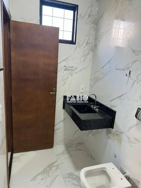 Casa com 3 quartos à venda, 200m2 em Sao Jose Do Rio Preto - SP - imagem 3 Foto 3 de Casa com 3 quartos à venda, 200m2 em Sao Jose Do Rio Preto - SP