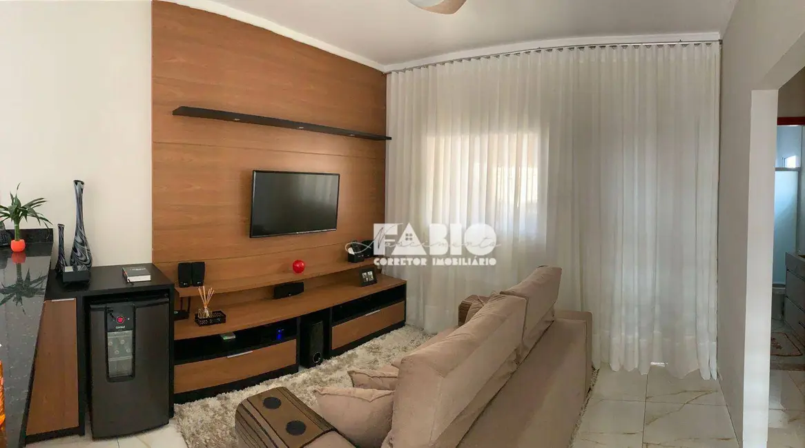 Foto 5 de Casa com 3 quartos à venda, 200m2 em Centro, Bady Bassitt - SP