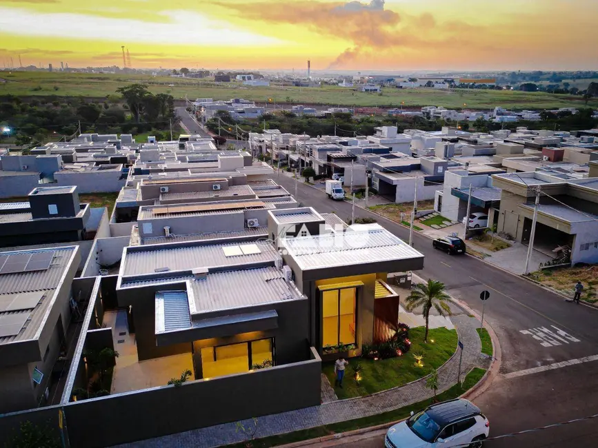 Casa de Condomínio com 3 quartos à venda, 290m2 em Residencial Maria Júlia, Sao Jose Do Rio Preto - SP - imagem 4 Foto 4 de Casa de Condomínio com 3 quartos à venda, 290m2 em Residencial Maria Júlia, Sao Jose Do Rio Preto - SP