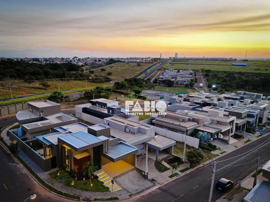 Casa de Condomínio com 3 quartos à venda, 290m2 em Residencial Maria Júlia, Sao Jose Do Rio Preto - SP - imagem 3 Foto 3 de Casa de Condomínio com 3 quartos à venda, 290m2 em Residencial Maria Júlia, Sao Jose Do Rio Preto - SP