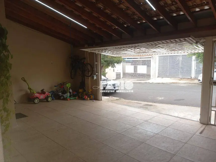 Foto 1 de Casa com 2 quartos à venda, 150m2 em Centro, Bady Bassitt - SP