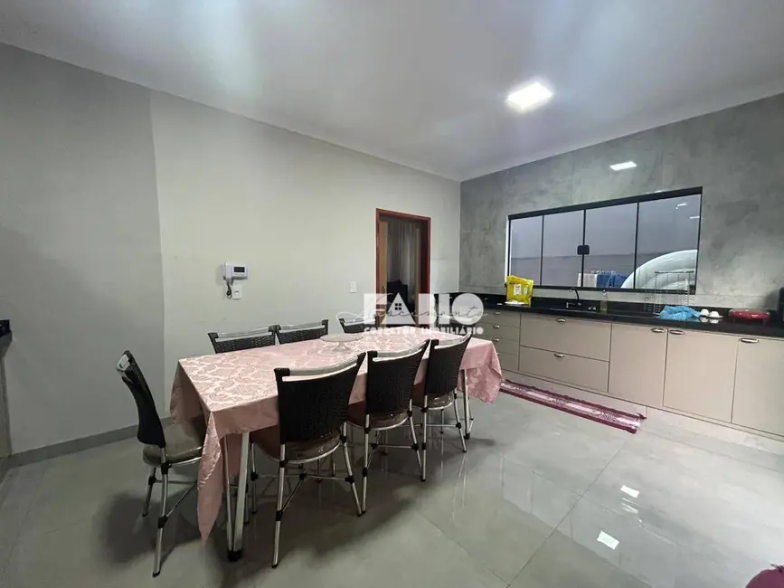 Foto 3 de Casa com 2 quartos à venda, 200m2 em Jardim Residencial Etemp, Sao Jose Do Rio Preto - SP