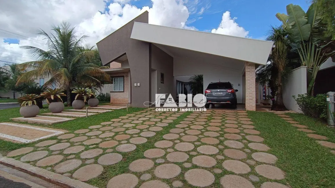 Foto 3 de Casa de Condomínio com 3 quartos à venda, 682m2 em Portal das Araucárias, Araraquara - SP