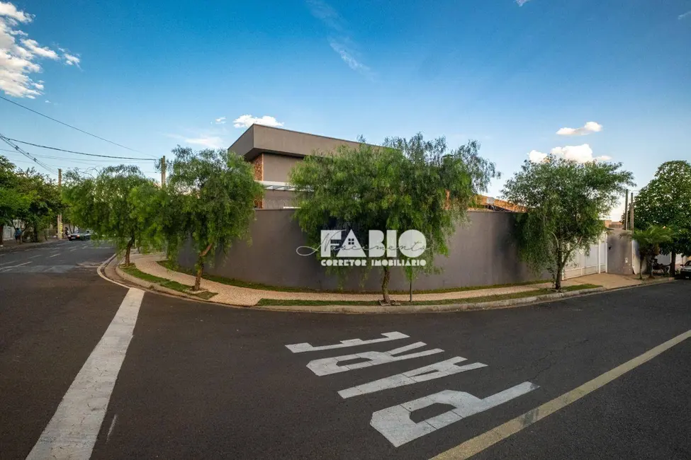Casa com 3 quartos à venda, 248m2 em Parque das Amoras II, Sao Jose Do Rio Preto - SP - imagem 3 Foto 3 de Casa com 3 quartos à venda, 248m2 em Parque das Amoras II, Sao Jose Do Rio Preto - SP