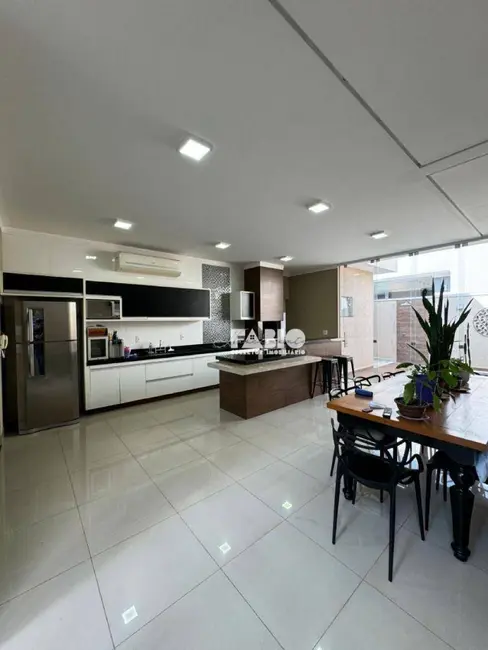 Casa de Condomínio com 3 quartos à venda, 279m2 em Residencial Village Damha Rio Preto II, Sao Jose Do Rio Preto - SP - imagem 3 Foto 3 de Casa de Condomínio com 3 quartos à venda, 279m2 em Residencial Village Damha Rio Preto II, Sao Jose Do Rio Preto - SP